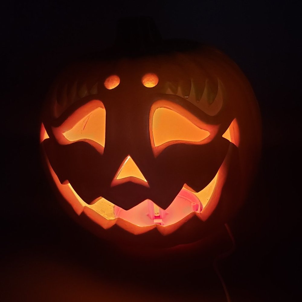 Vtg 1995 Halloween Lighted Jack-o-Lantern Pumpkin Foam Blow Mold 9" Trendmasters - Picture 2 of 12
